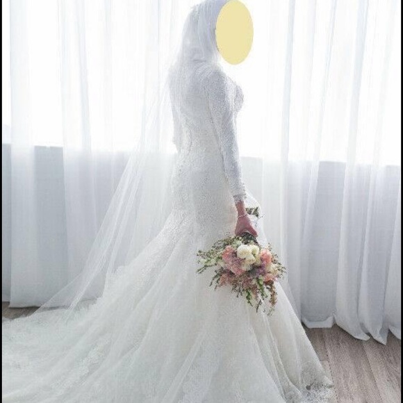 Wedding Dress - Picture 5 of 8